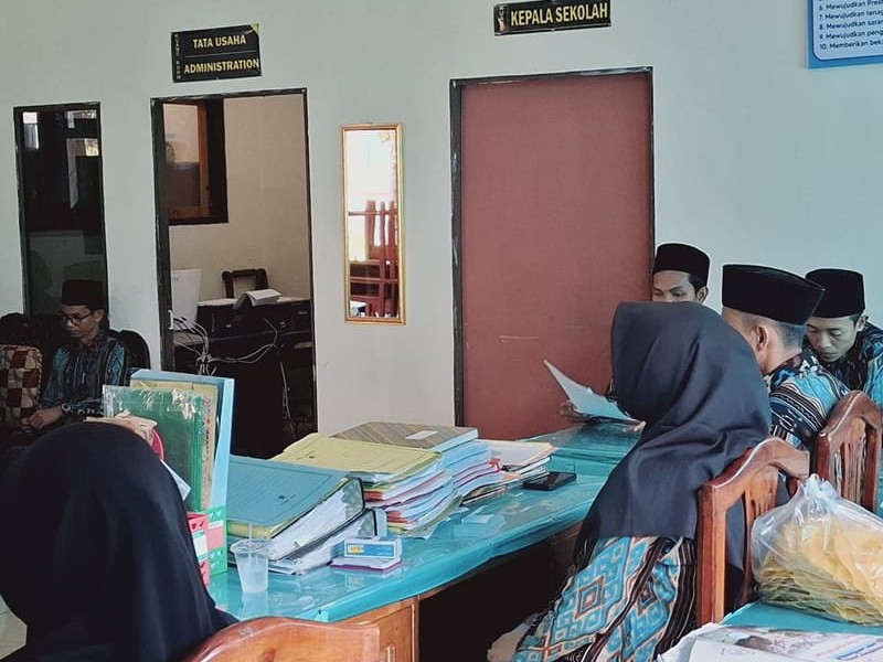 Rapat Persiapan Sumatif Akhir Semester Kelas 9 & SMPB Tahun 2025/2026