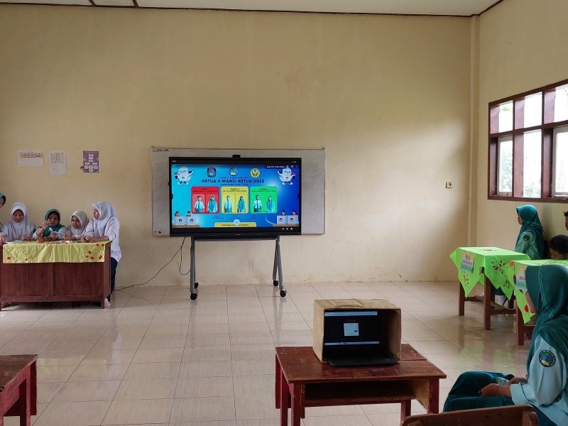 Pemilihan OSIS SMP Plus Ibnu Kholdun Al Hasyimi Tahun 2025 Menggunakan sistem E-Voting