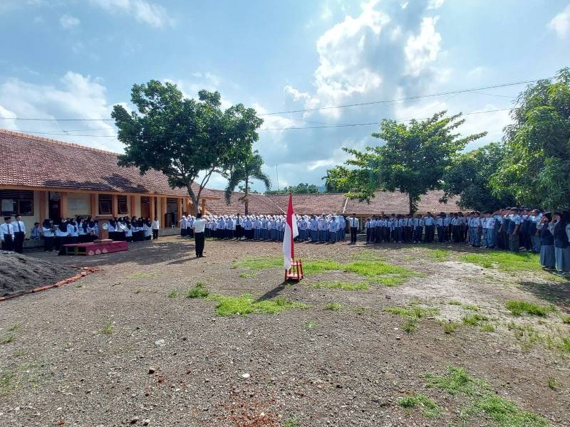 Apel Peringatan Hari Guru Nasional