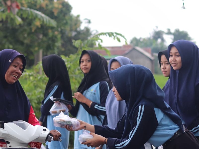 Berkah Ramadhan Berbagi Takjil